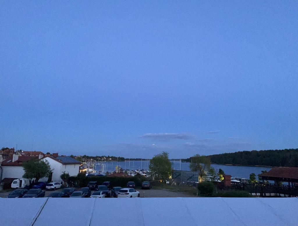 Przy Promenadzie Mikolajki.